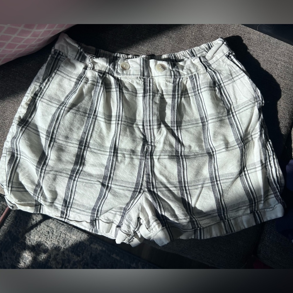 Loose striped shorts